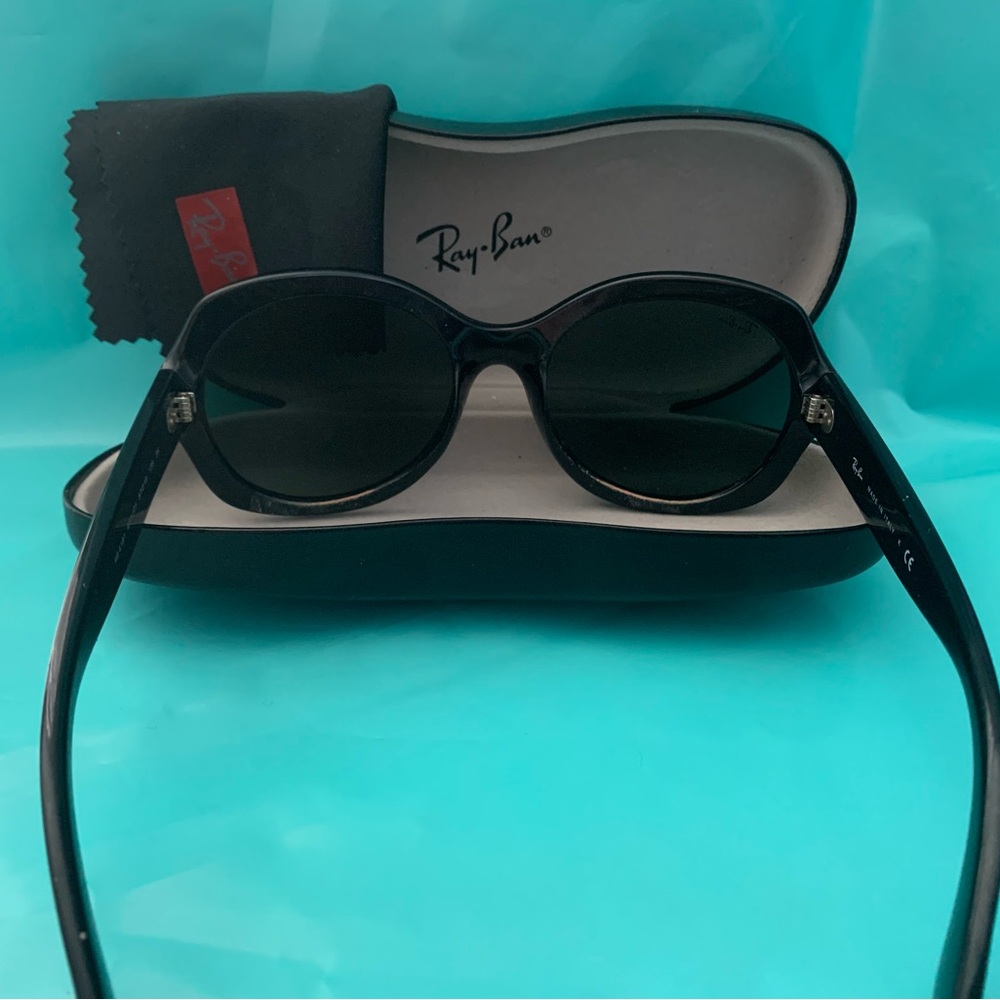 Ray-Ban Sunglasses - Picture 2 of 4